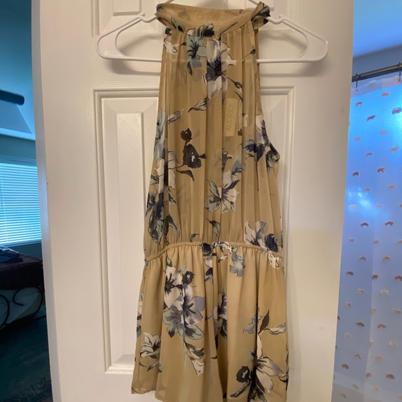 Romper/Shorts - Picture 1 of 2